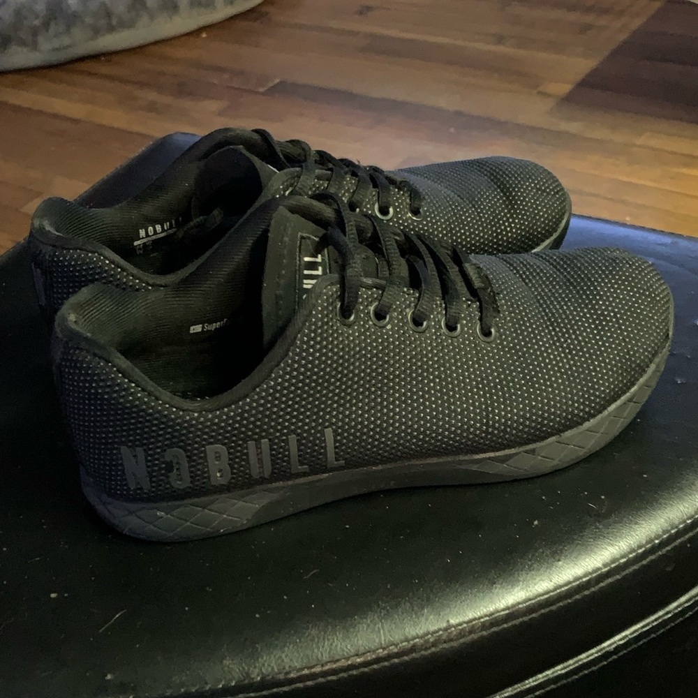 NOBULL Ladies. Black Sneakers